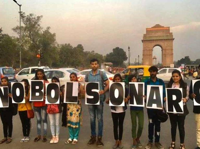 Por «misógino y racista» repudian presencia de Bolsonaro en India