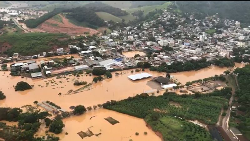 (Video) Lluvias torrenciales dejan al sureste de Brasil en estado de emergencia
