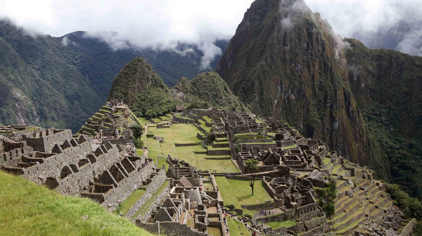 Expulsarán a cinco turistas que irrumpieron en Machu Picchu y violentaron el lugar