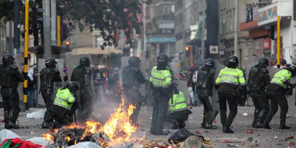 Colombianos manifestaron su rechazo a las políticas de Duque y el Esmad volvió a reprimir