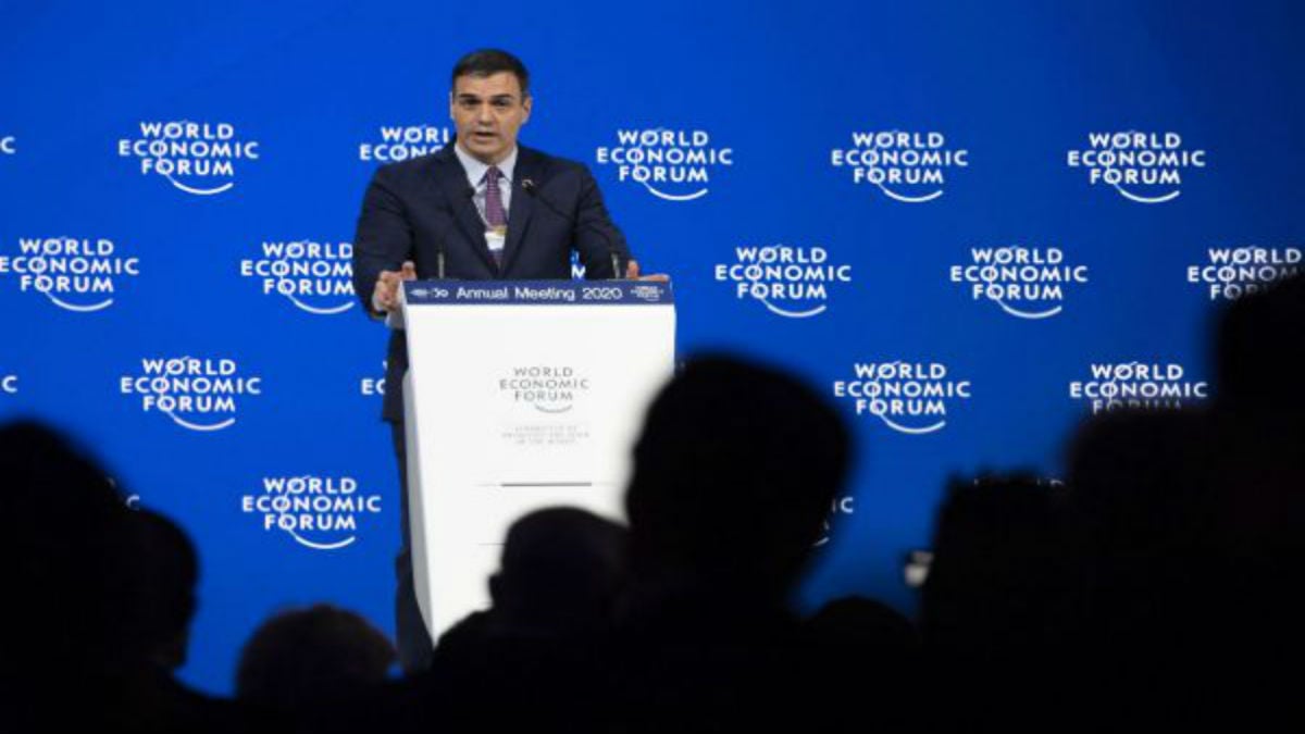 Pedro Sánchez se compromete con el crecimiento económico sostenible en Davos