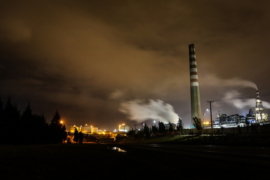 Diputados presentan proyecto para cerrar termoeléctricas a carbón en un plazo de 5 años