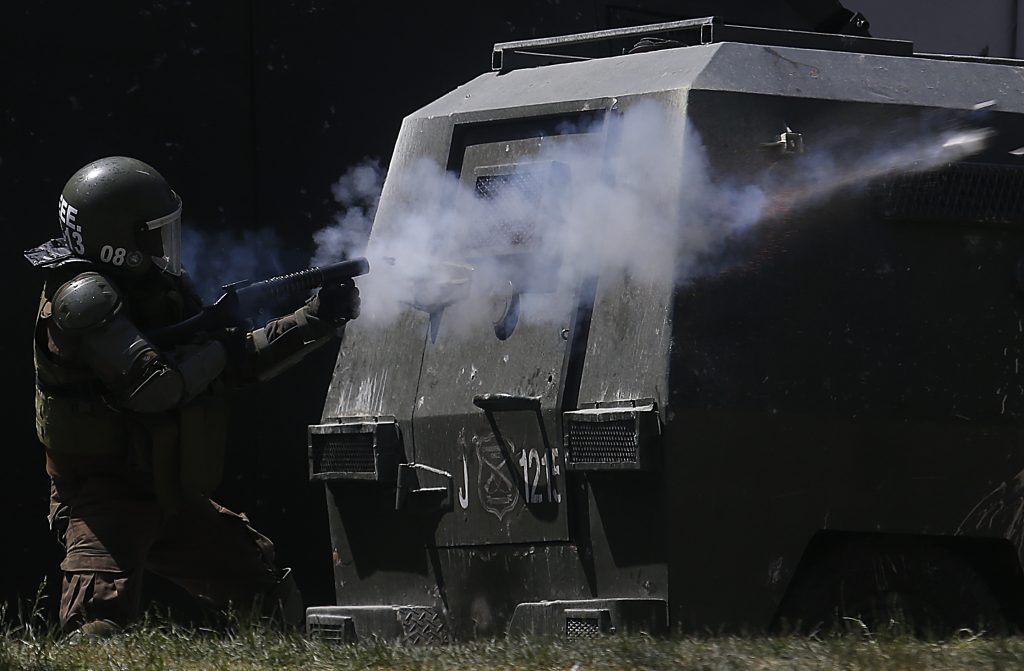 Declaran culpable a carabinero que disparó una bomba lacrimógena directo a la cabeza de un joven en Santiago