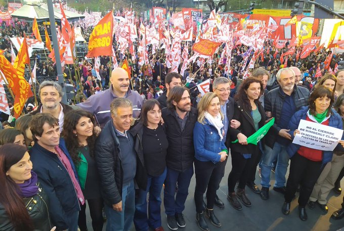 Misión del FMI llega a Argentina en medio de protestas contra pago de la deuda