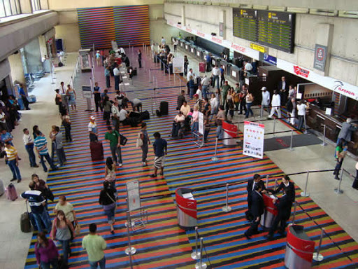 Refuerzan medidas seguridad en el principal aeropuerto de Venezuela para identificar potenciales casos de Coronavirus