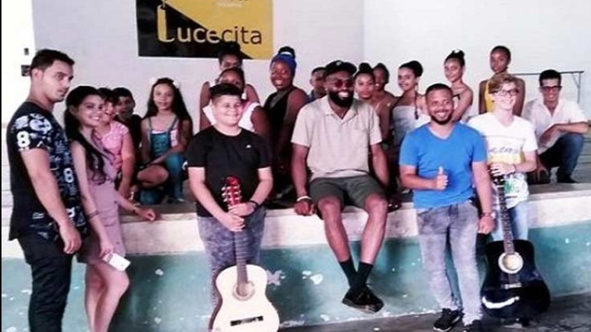 (Fotos) Jugador de la NBA que visitó Cuba quedó encantado y con ganas de regresar