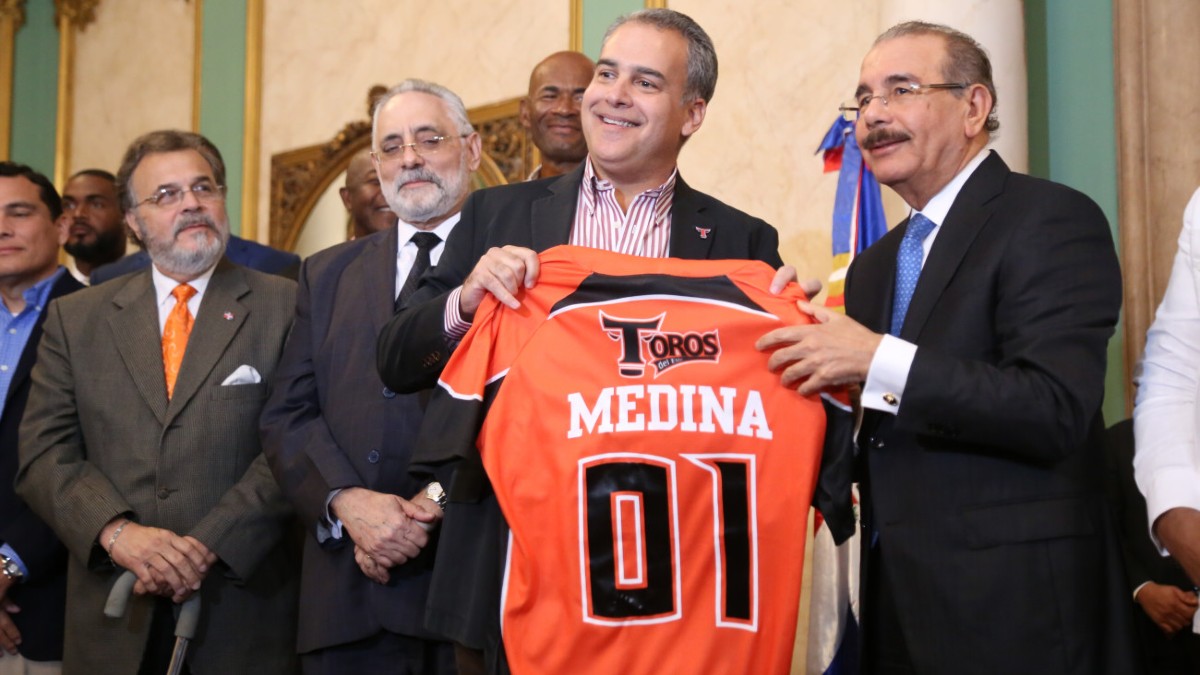 Presidente dominicano felicita a los Toros por coronarse campeones de la Serie del Caribe