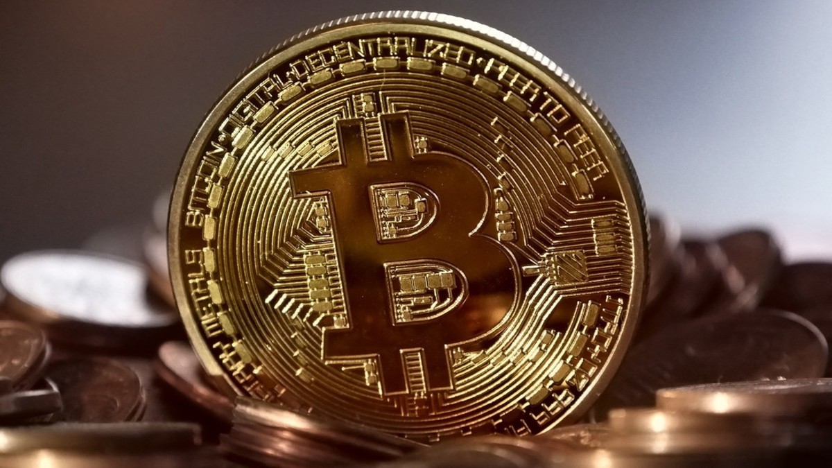 Bitcoin rompe récord histórico y supera los 23.000 dólares