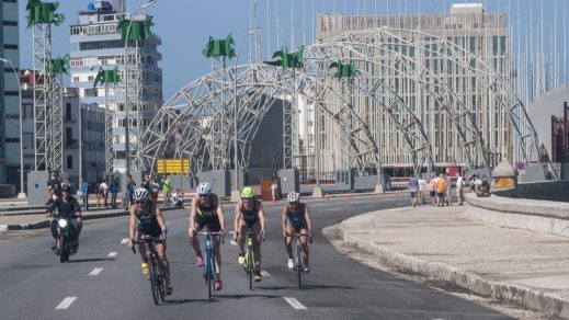 Triatlón de La Habana se prepara para recibir a 500 participantes este domingo