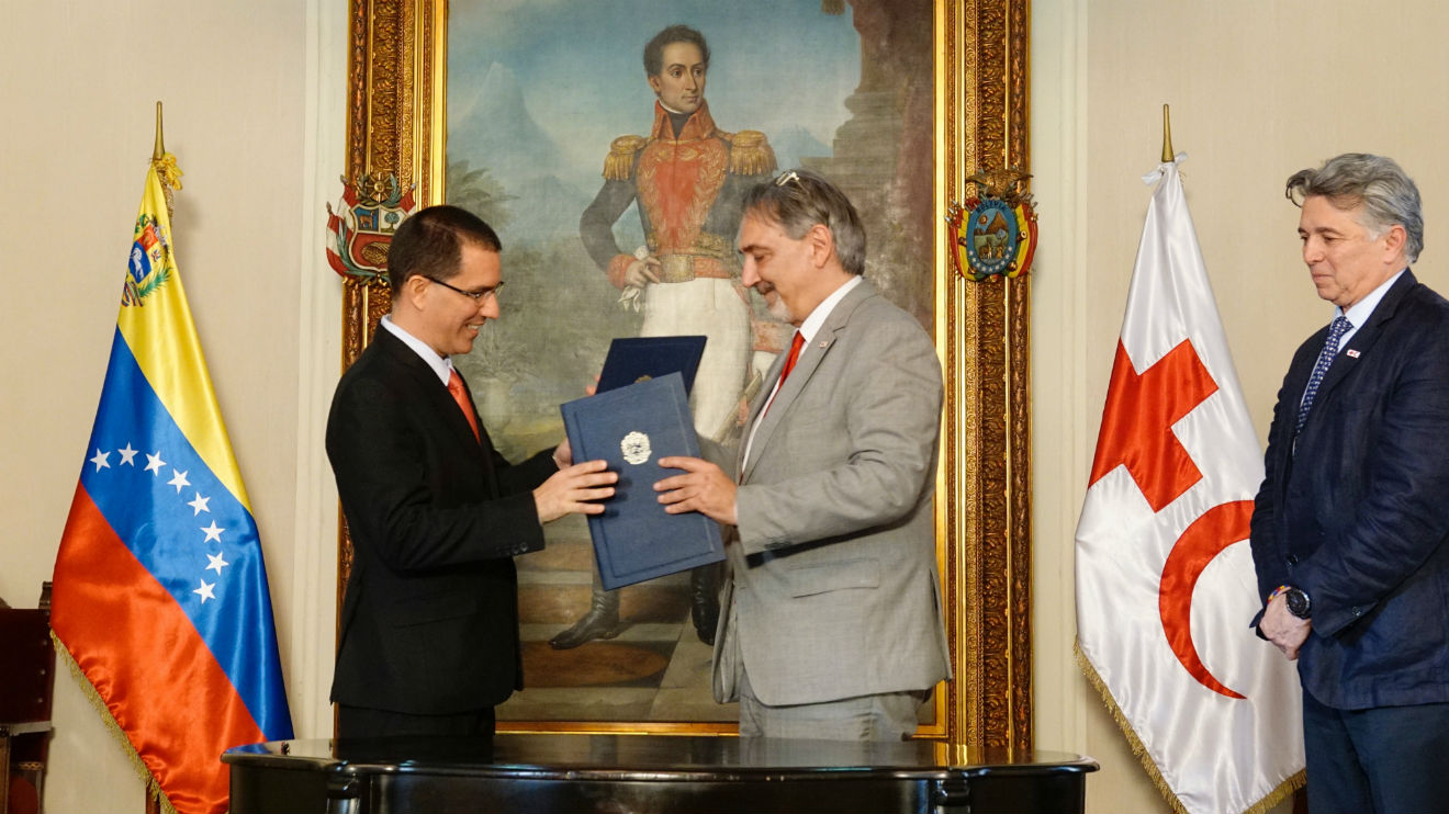 Cruz Roja y Venezuela firman un acuerdo de cooperación para ampliar ayuda humanitaria