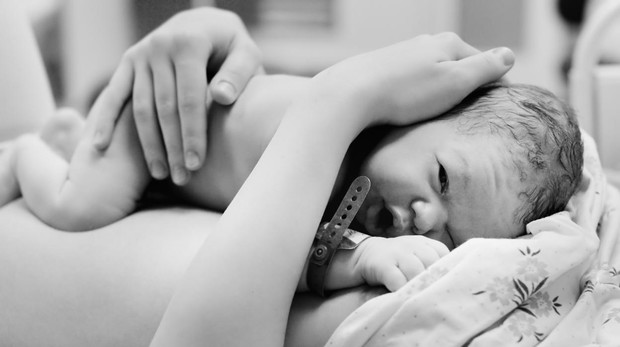 Nace el primer bebé de una paciente sobreviviente del cáncer