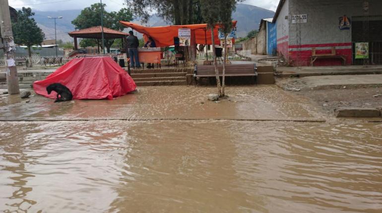 Bolivianos denuncian desamparo ante fuertes lluvias e inundaciones