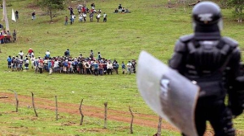 Campesinos colombianos denuncian ataques por parte del Ejército