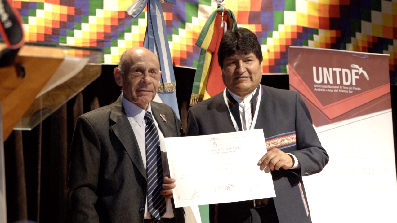 Evo Morales recibe título honorífico, Doctor Honoris Causa en universidad argentina