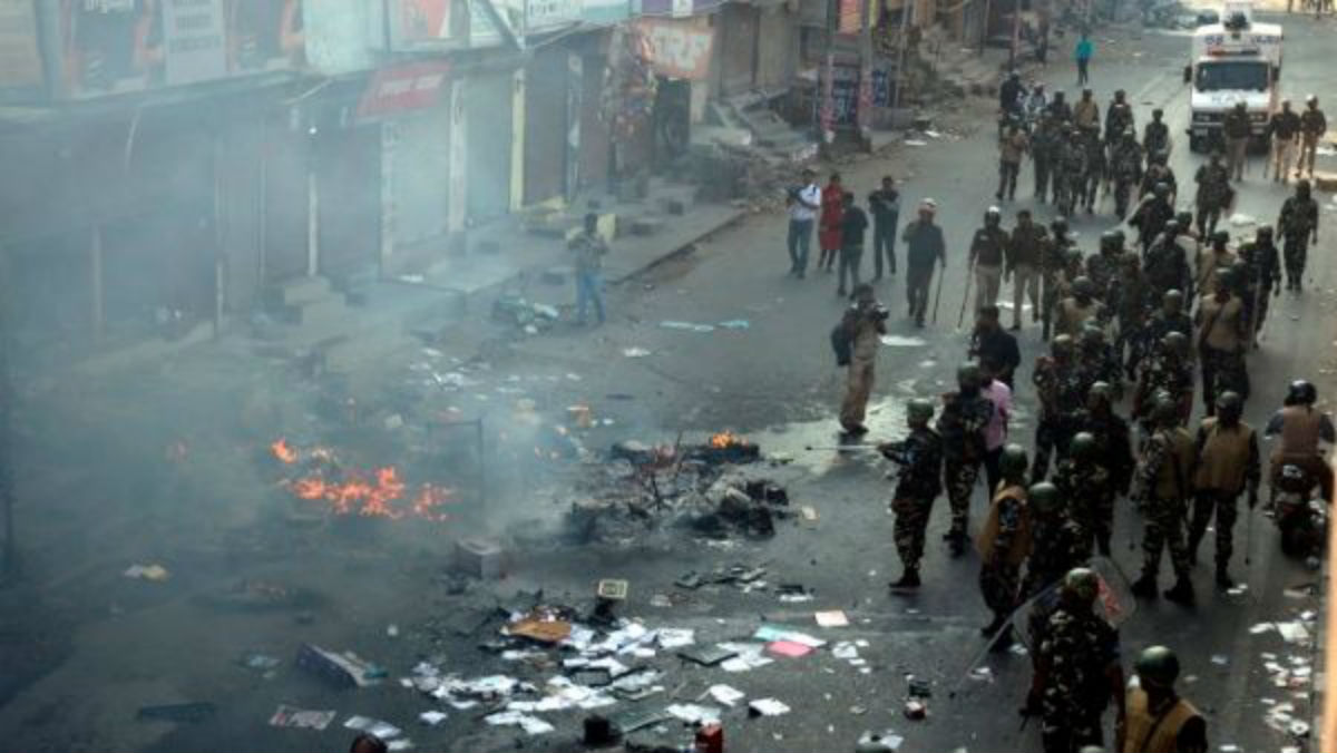 Disturbios en India dejan un saldo de al menos 20 muertos