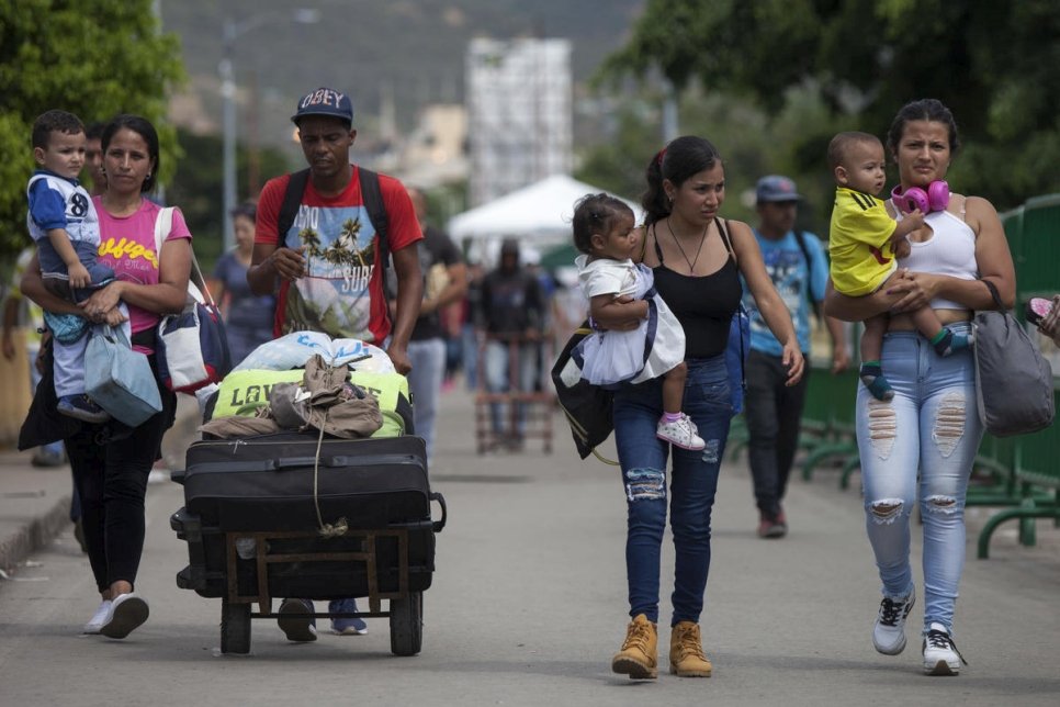 Migrantes venezolanos denuncian falta de apoyo de Colombia