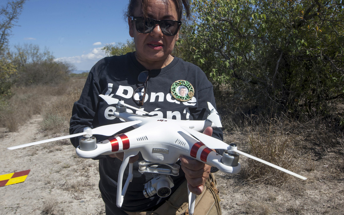 Madre mexicana usa un dron para buscar  a su hijo desaparecido hace nueve años