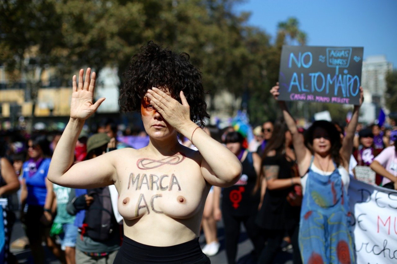 Presidenta del Partido Humanista llamó a marcar «AC» en histórica marcha feminista