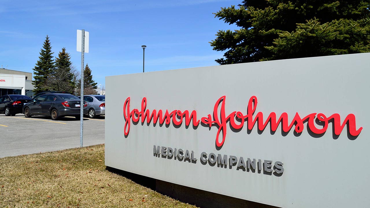 Johnson & Johnson planea ensayos clínicos en humanos de una vacuna contra el coronavirus