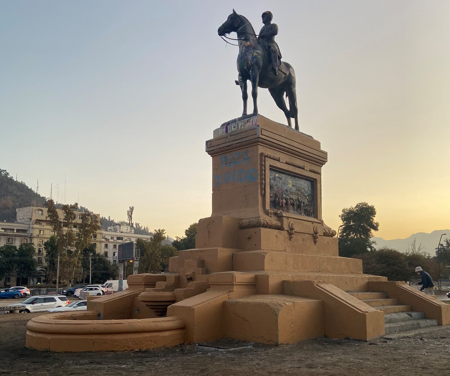 Confirmado: Consejo de Monumentos Nacionales retirará estatua de Baquedano para restaurarla