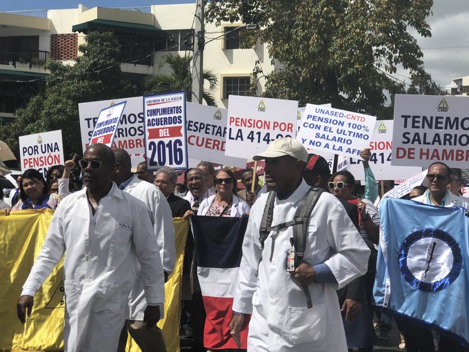 Médicos dominicanos exigen cumplimiento de acuerdos de ajuste salarial