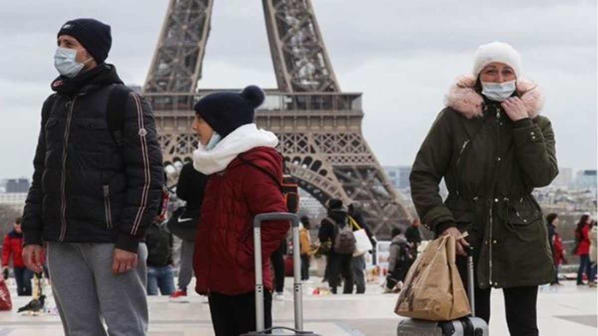 Francia reconoce millones de desempleos por COVID-19
