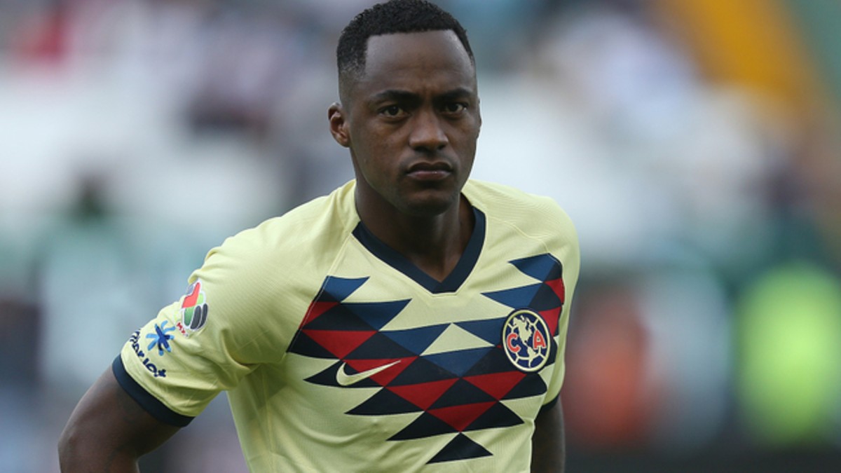 Detienen a futbolista Renato Ibarra por violentar a su esposa