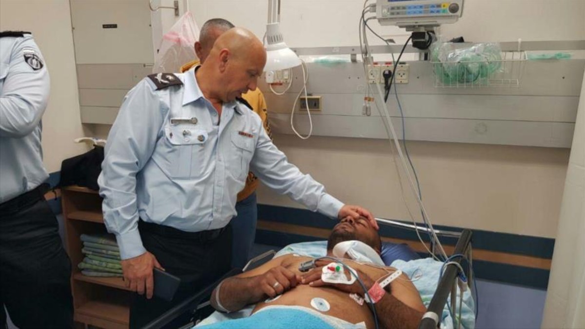 Médico israelí infectado con COVID-19 pone en riesgo a prisioneros palestinos