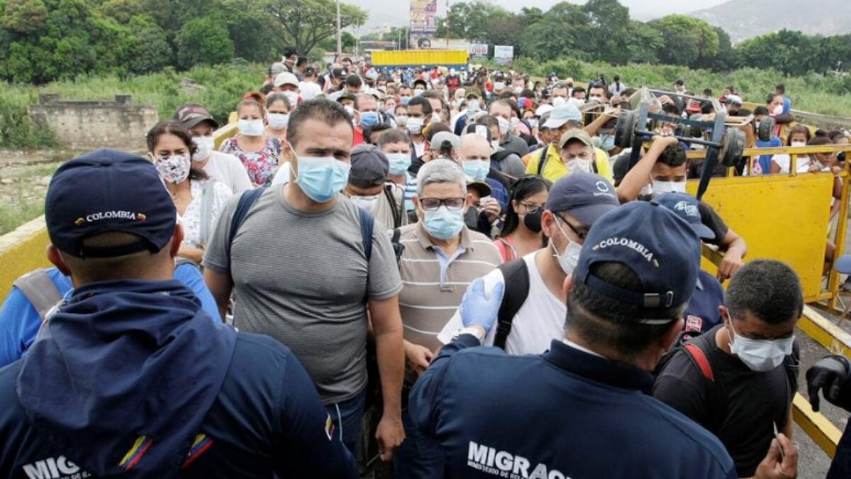 Duque cierra la frontera con Venezuela y aumenta el riesgo de propagar el COVID-19