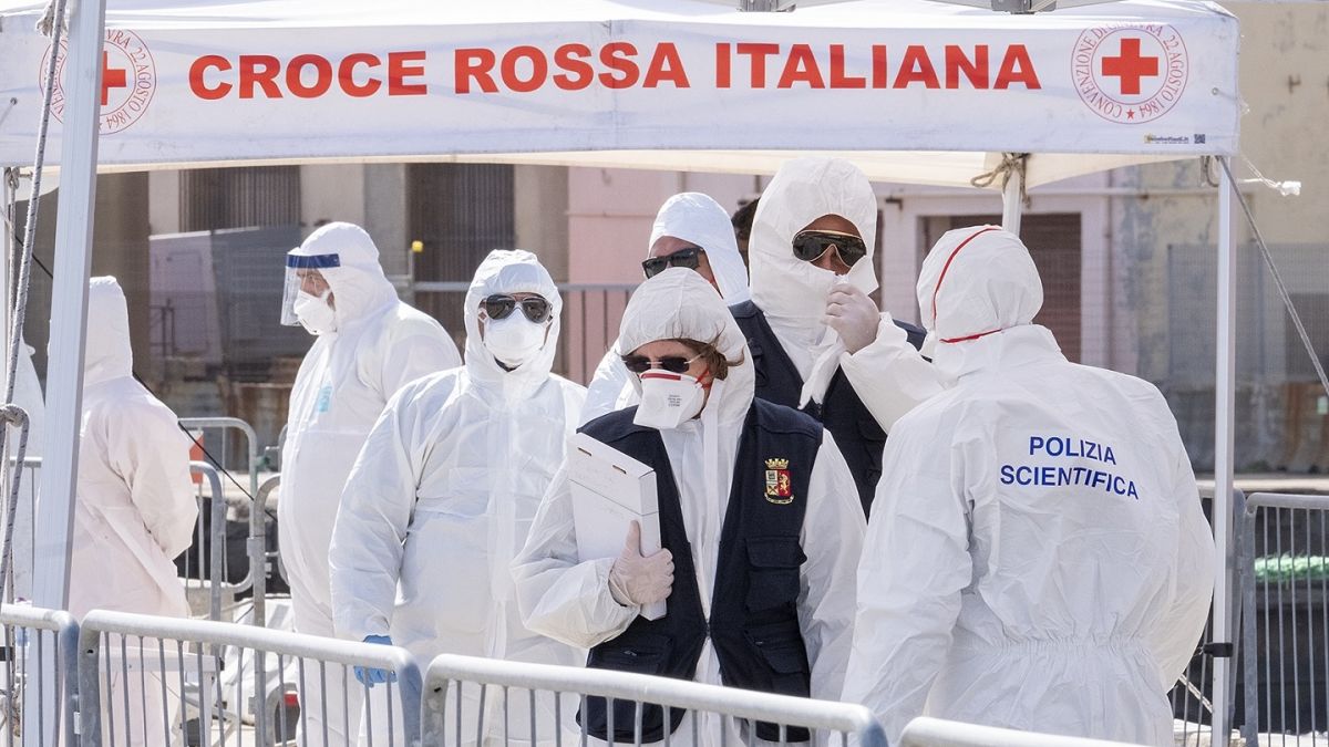 Voluntarios se desplegaran en las calles de Italia para velar por el cumplimiento del distanciamiento social