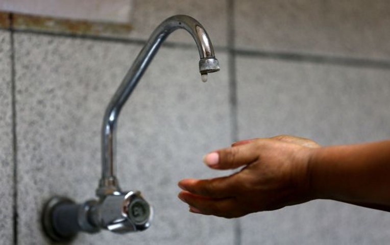Coronavirus : 350.000 chilenos hoy no se pueden lavar las manos