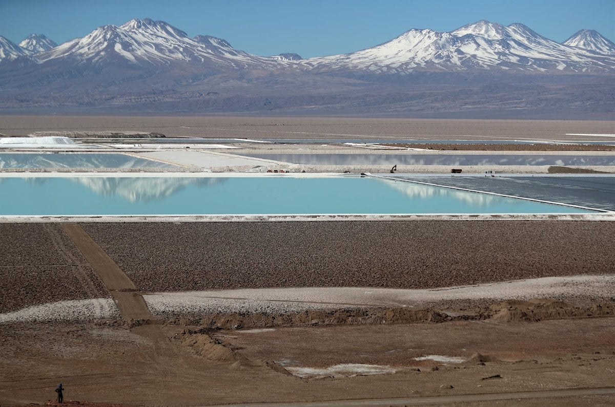 Equipo de minería de Boric y la imposibilidad de detener licitación del litio: ¿Por qué?