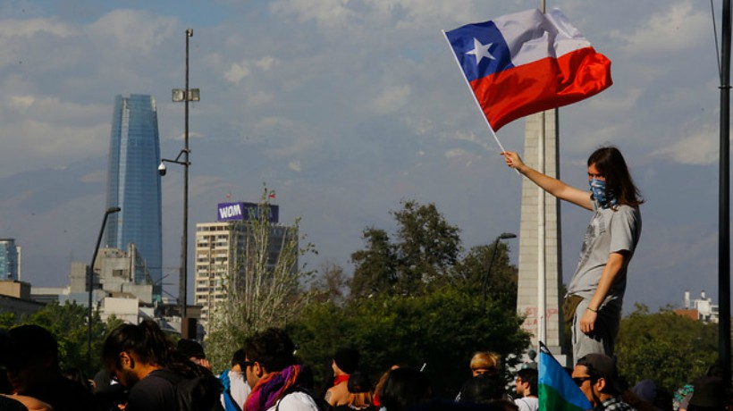 Franceses reúnen miles de firmas pidiendo «arresto domiciliario» para detenidos por la revuelta social en Chile