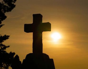 Denuncian que grupo religioso prepara retiro en Las Condes en plena pandemia: Promueven la «cura» de la homosexualidad