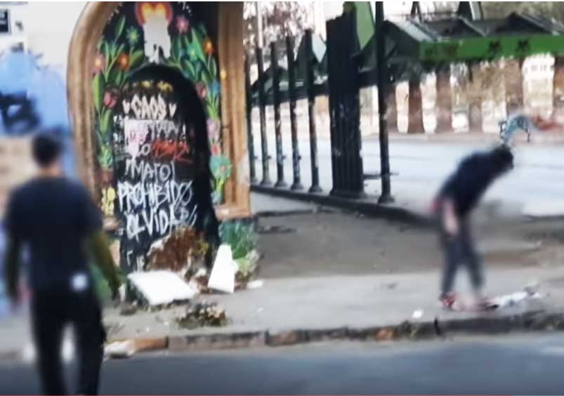 Video muestra a adherentes del ‘Rechazo’ vandalizando sedes de la CUT, Correos y memorial de Mauricio Fredes
