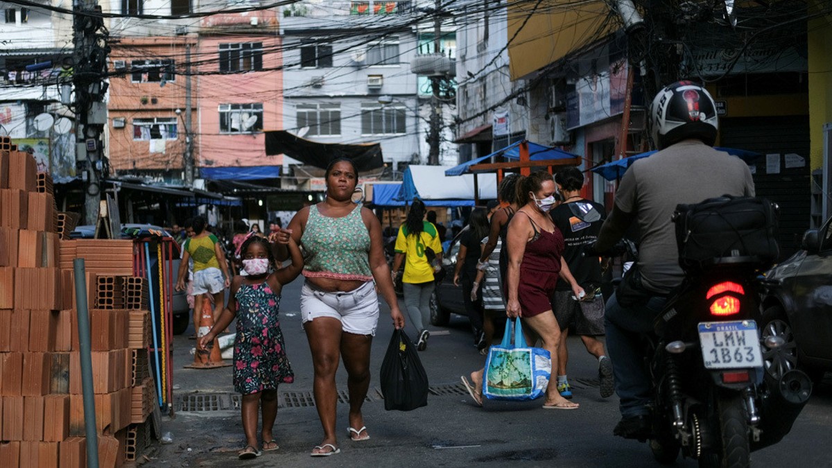 Diputada brasileña asegura que «el coronavirus no escoge a quién va a matar, pero los Estados han escogido quien puede morir»