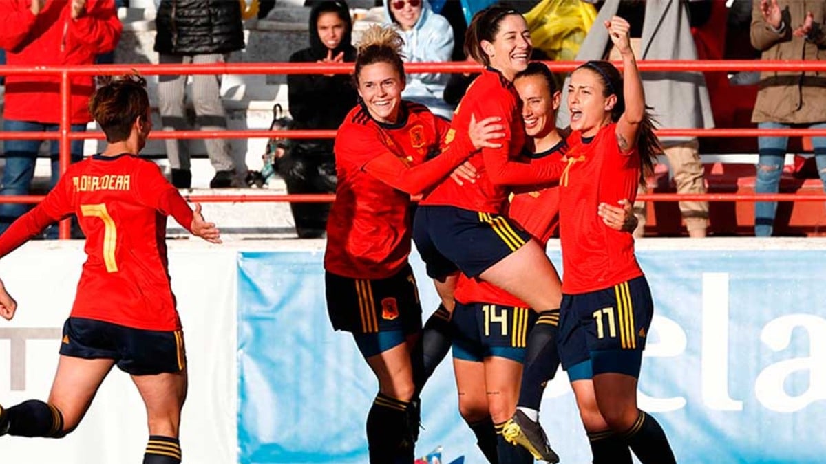 Liga femenina de fútbol en España disputa Torneo online y junta fondos para la lucha contra el COVID-19