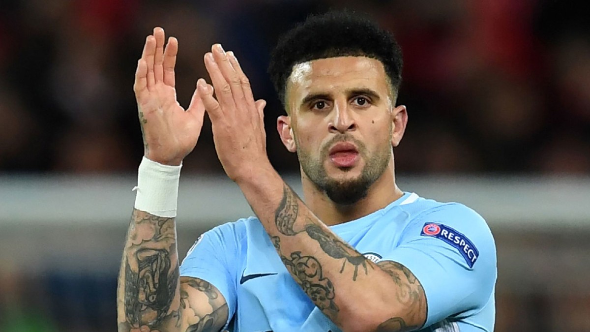 Manchester City sanciona a Kyle Walker por violar el aislamiento