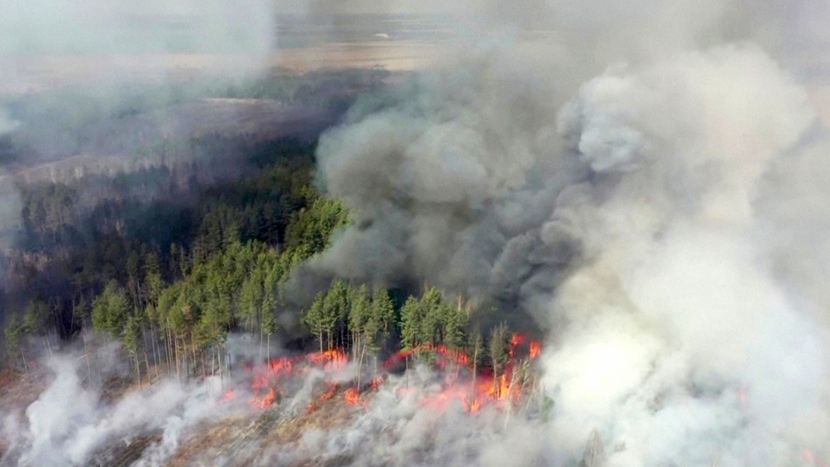 (Video) Incendio forestal en Chernóbil se aproxima a depósitos de residuos radiactivos