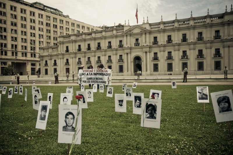 Familiares de víctimas repudian rebaja de penas a 17 criminales de lesa humanidad