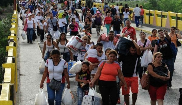 Toque de queda: Más de 2 mil 300 militares venezolanos  se encuentran resguardando la frontera con Colombia