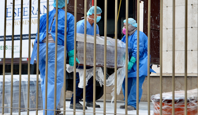 Mujer dada por muerta «revive» en Ecuador, y deja en evidencia crisis sanitaria por coronavirus