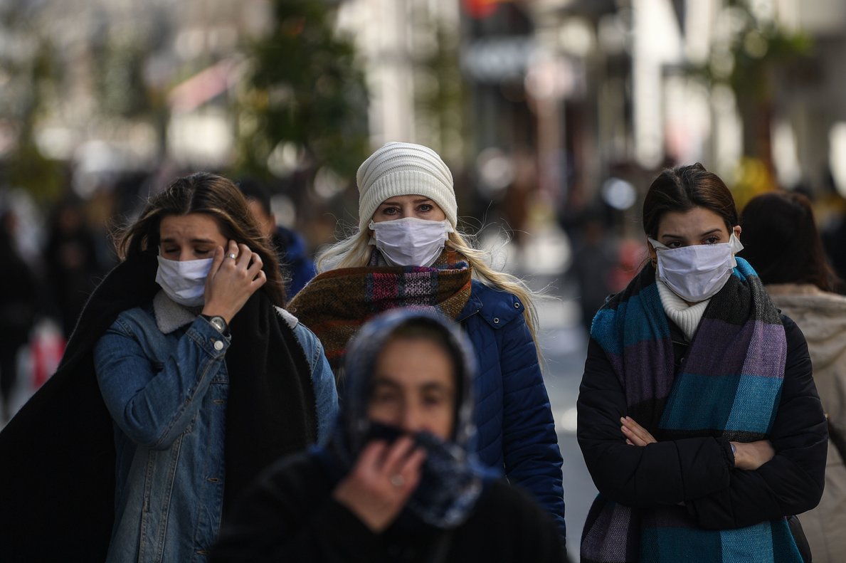 En Turquía prohíben a menores de 20 años y mayores de 65 salir a la calle como medida contra el Covid-19