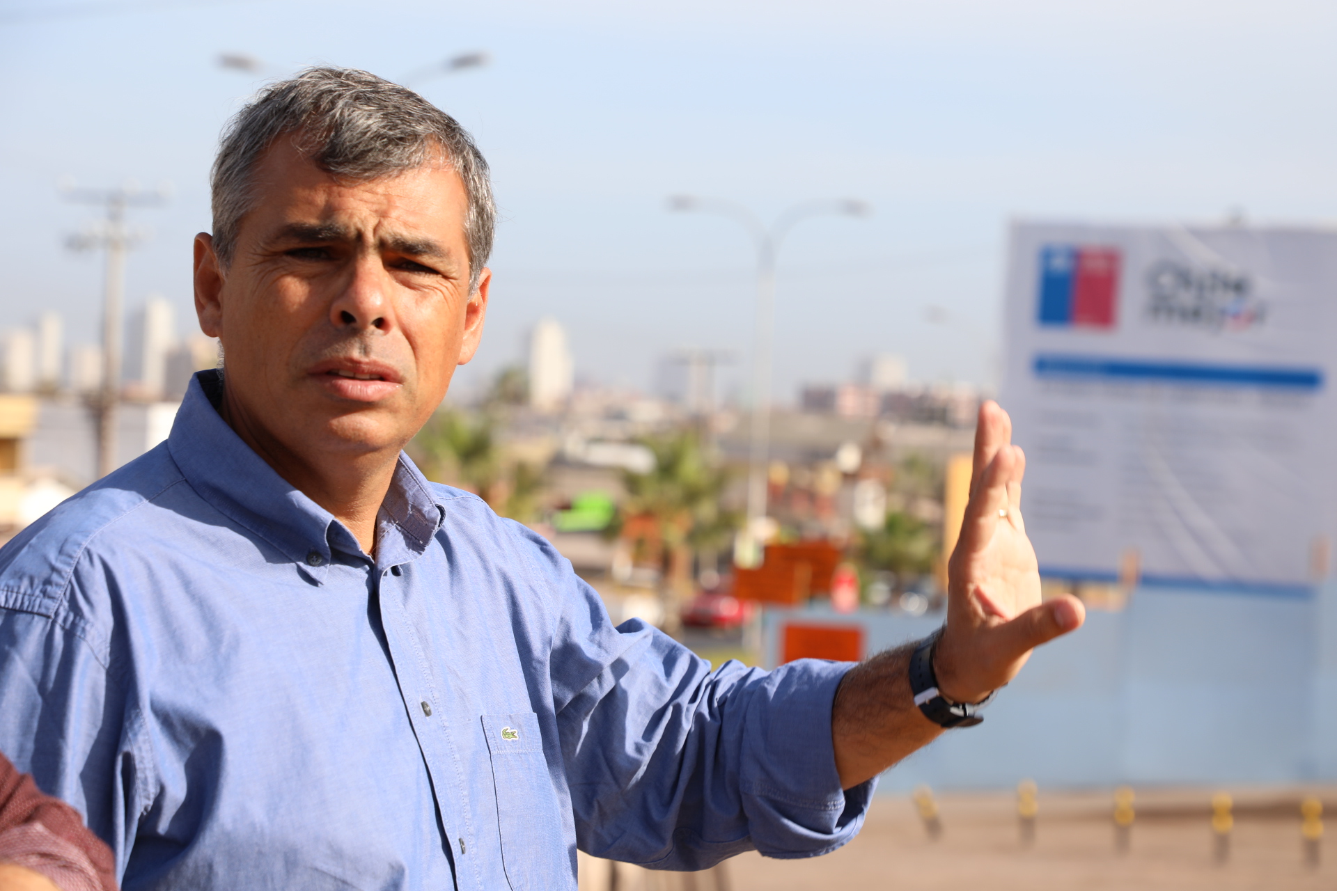 Alcalde de Iquique desoye medida del Gobierno de que funcionarios públicos regresen al trabajo presencial
