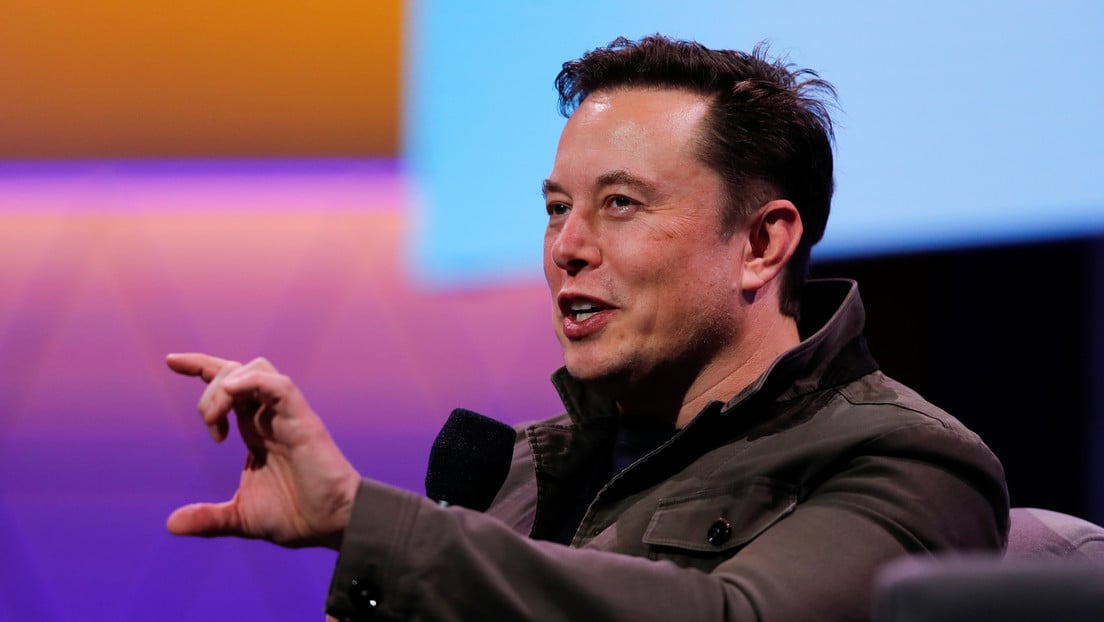 Elon Musk : Los humanos «ya son en parte un ‘cyborg'» y el lenguaje hablado podría pronto ser obsoleto