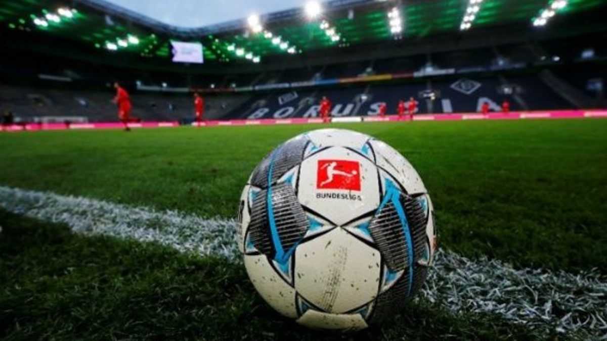 Fútbol alemán reanudará en mayo