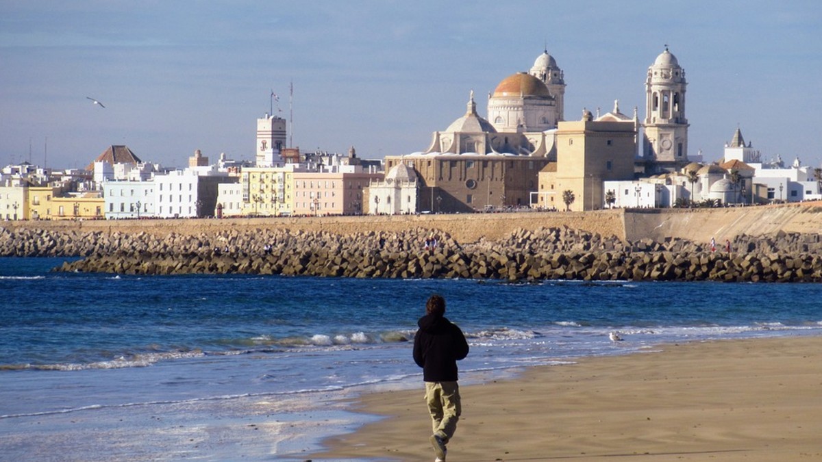 Inteligencia artificial medirá afluencia de bañistas en playas españolas para evitar aglomeración