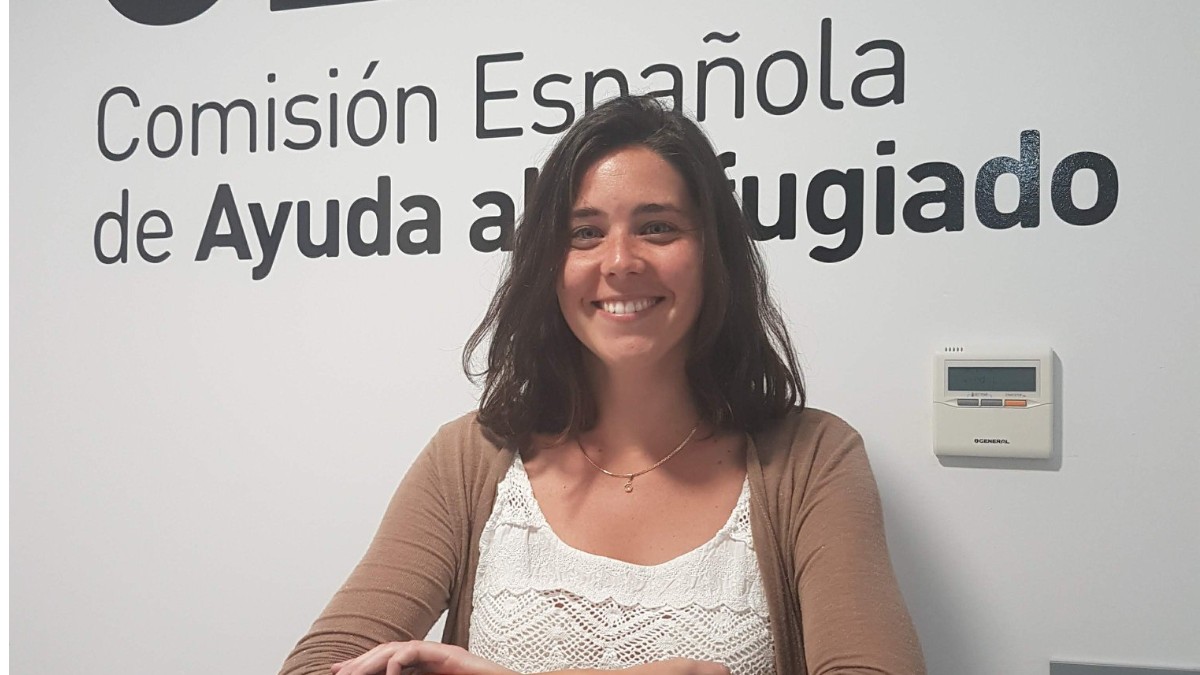 Abogada Elena Muñoz: «El eslogan del Gobierno español es que no se está dejando a nadie atrás pero la realidad es que se está dejando a los inmigrantes»