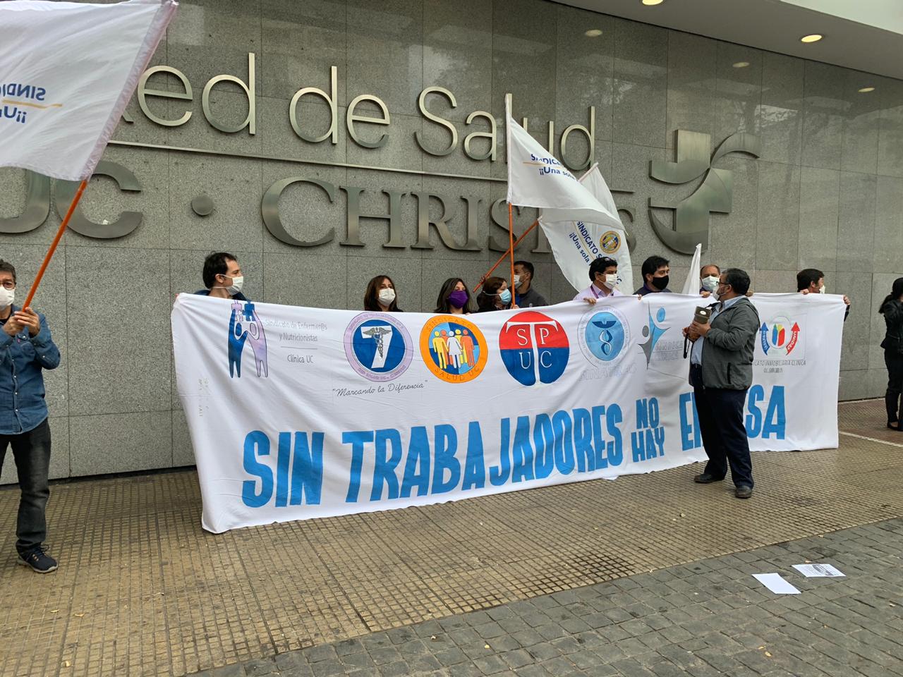 Continúan despidos en UC CHRISTUS: Trabajadores exigen respuesta del rector de la Universidad