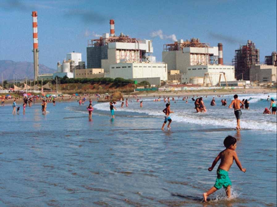 «Vivir en una zona de sacrificio»: presentan libro que rescata las historias de los contaminados por termoeléctricas a carbón